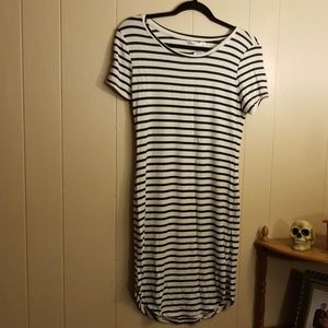 3 for $15! 🌻 Black & White Striped Dress